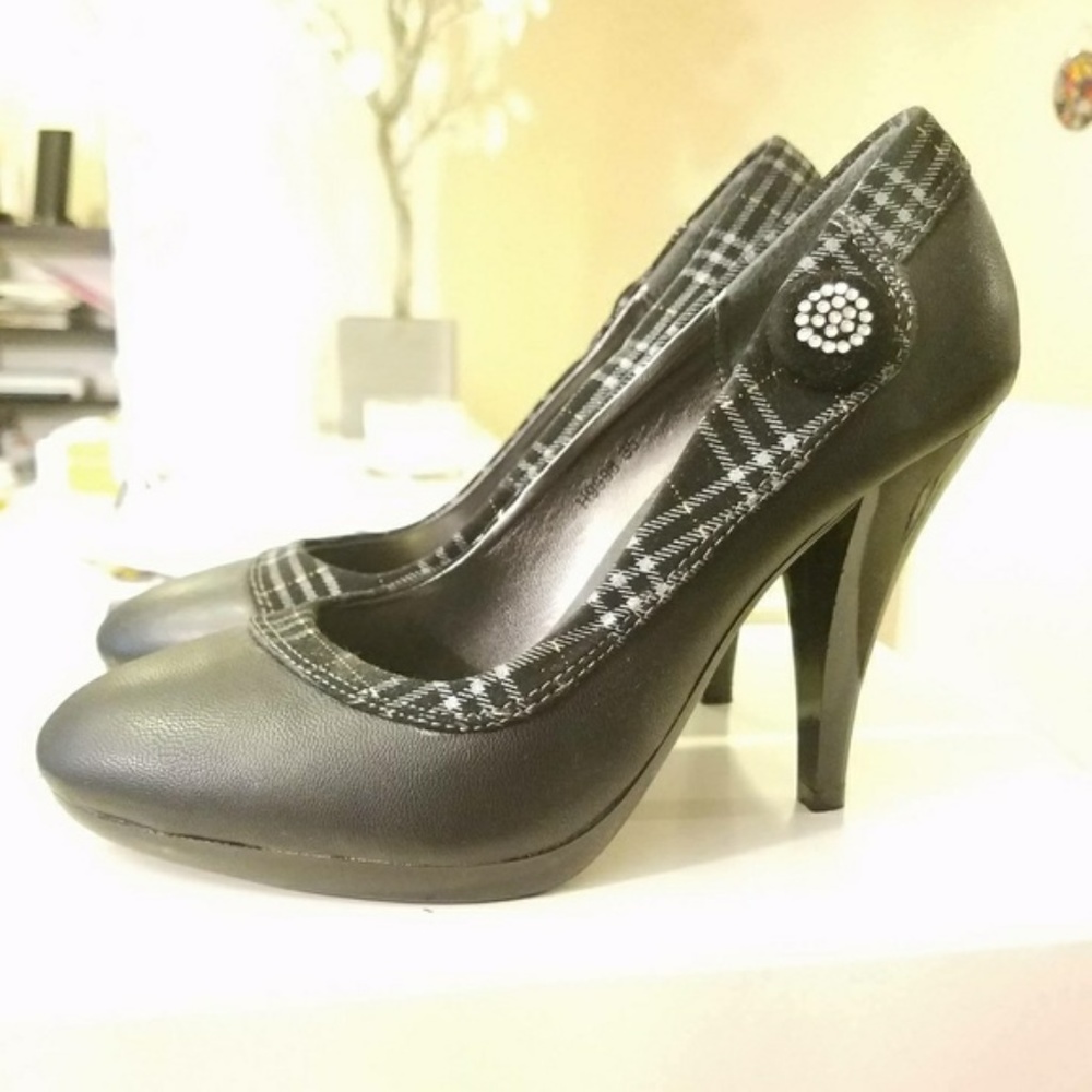 BOGO!  European Leather Pumps