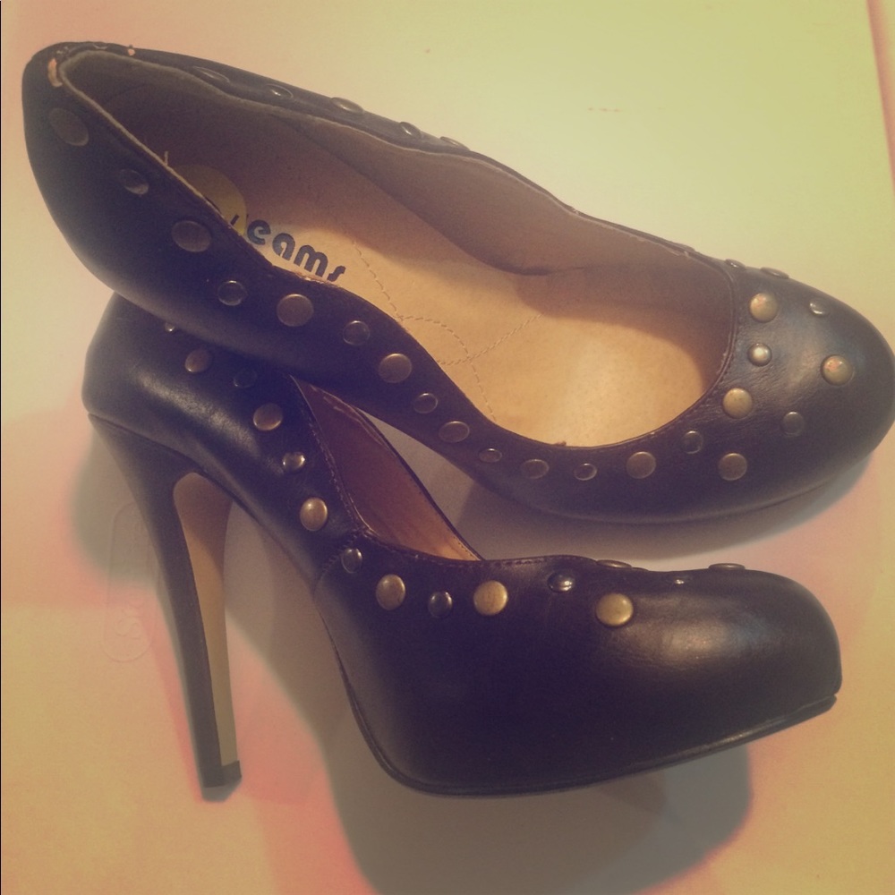 Brown pumps