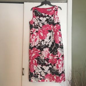 Sleeveless dress