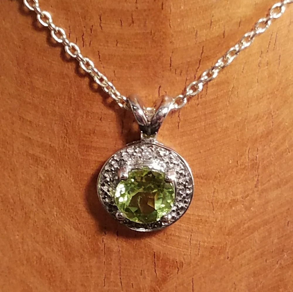 Sterling silver Peridot with CZ