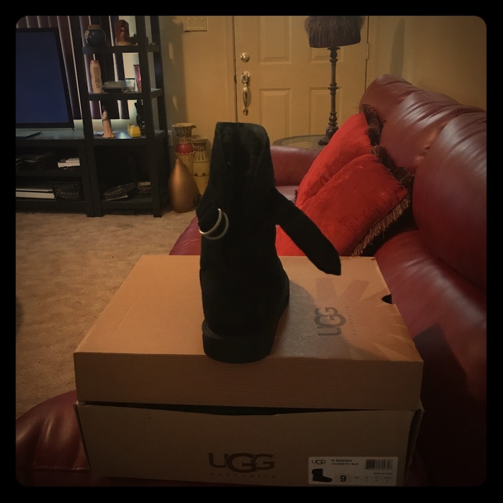 Ugg w remora black