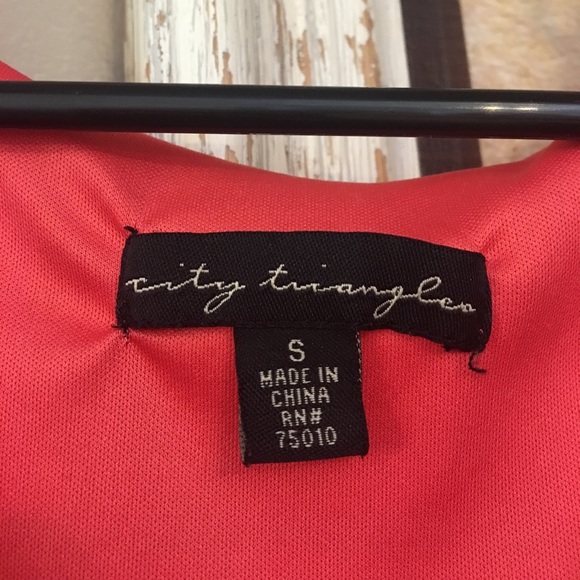 Dress - Picture 2 of 3