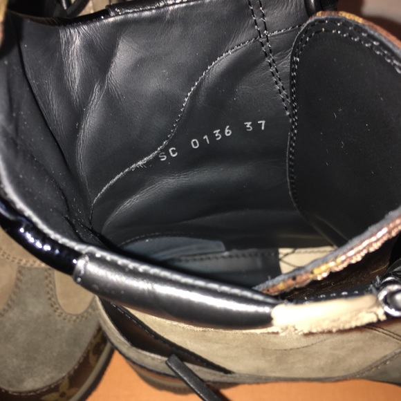 Auth LV Laureate Desert boots - Picture 6 of 7