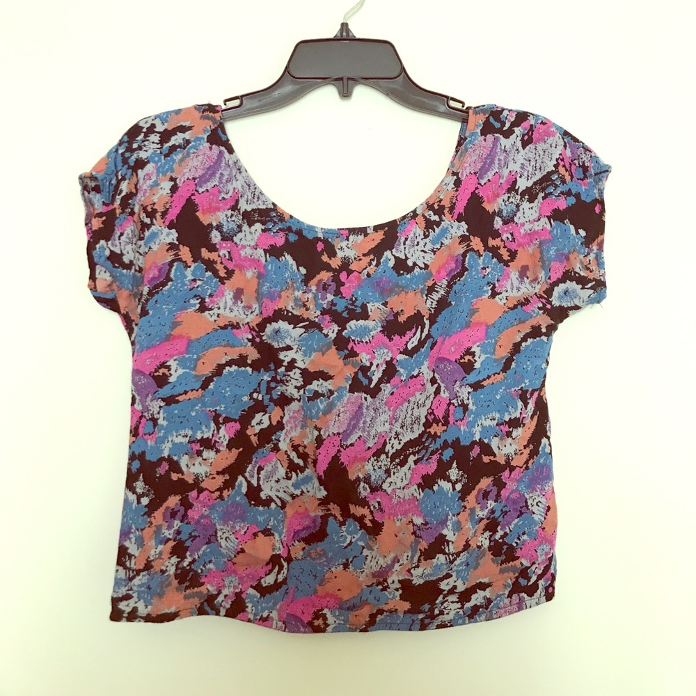 Fun 90's style crop top