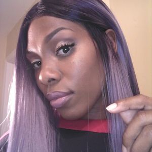 Meet your Posher, Desiree