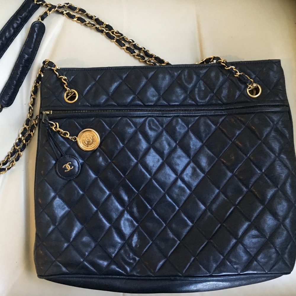 Vintage (1986-1988) CHANEL handbag: Navy