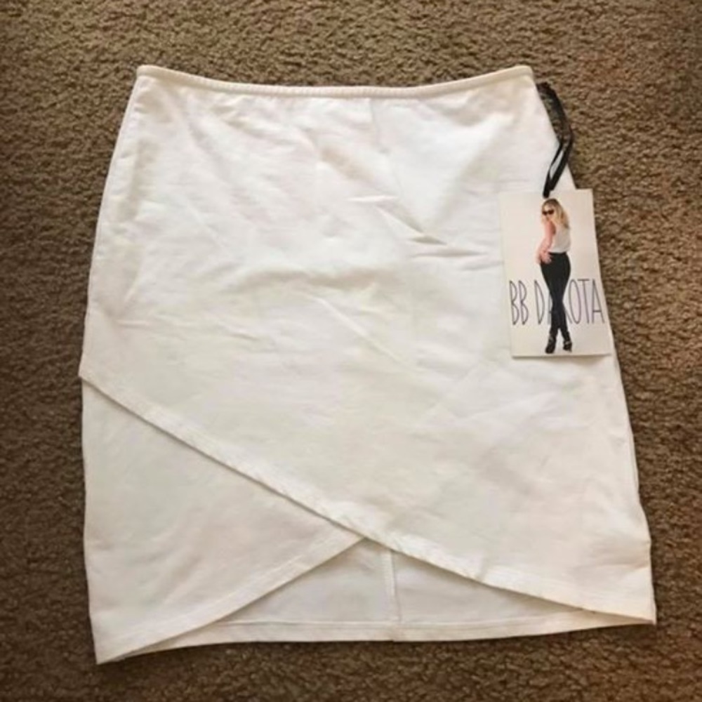 NWT BB Dakota wrap skirt