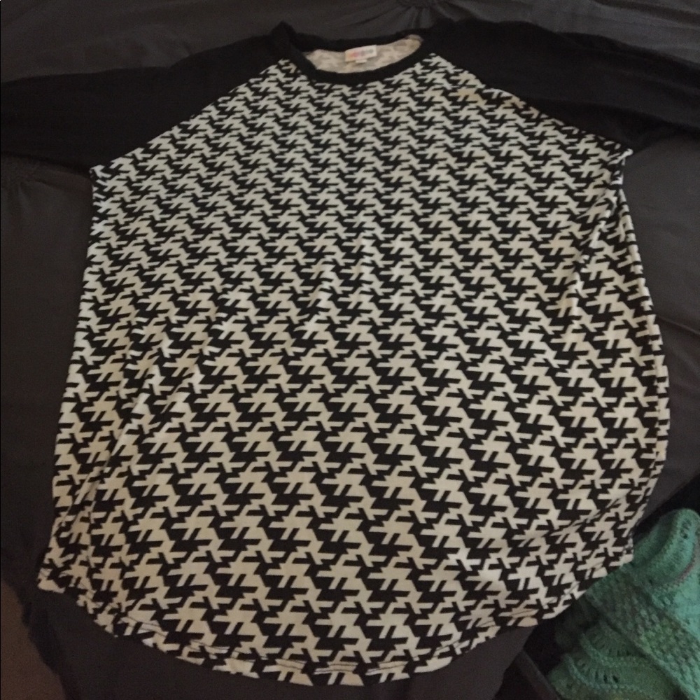 NWOT LuLaRoe Randy tee