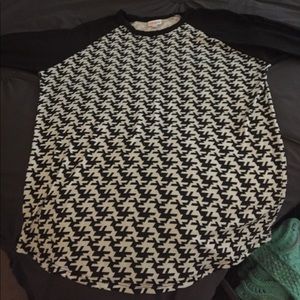 NWOT LuLaRoe Randy tee