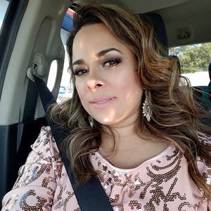 Meet your Posher, Adriana