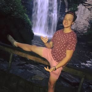 Meet your Posher, Levi