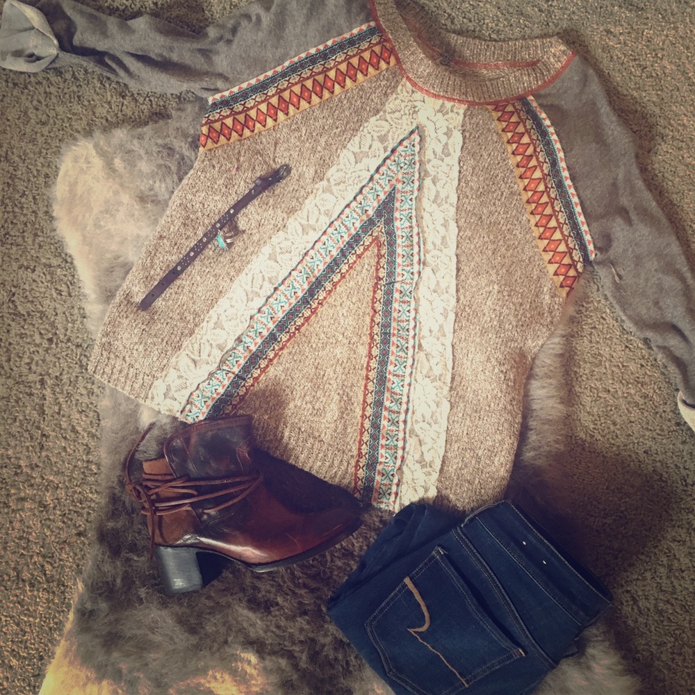 BKE sweater. Size Large.