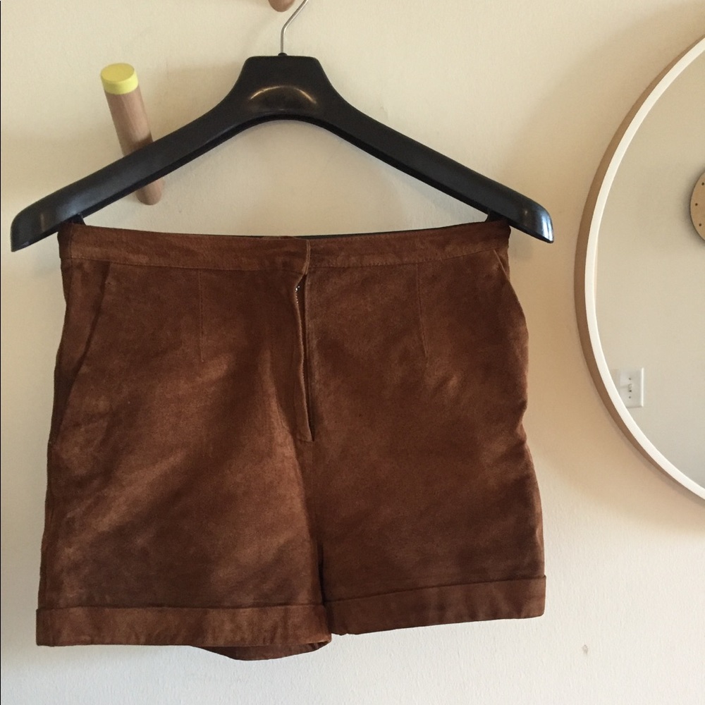 Suede warm brown shorts, perfect for fall