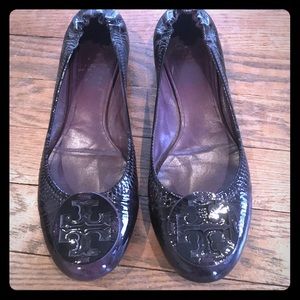 Tory Burch Reva Flat, Patent Deep purple flat