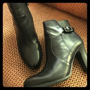 Sam Edelman Booties. Black 7.5 Excellent condition