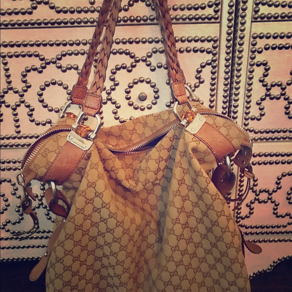 Authentic- barely used Gucci Bag