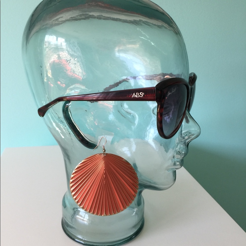 🌶 Coral & gold earrings