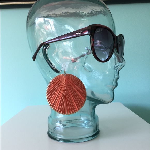 🌶 Coral & gold earrings - Picture 2 of 5