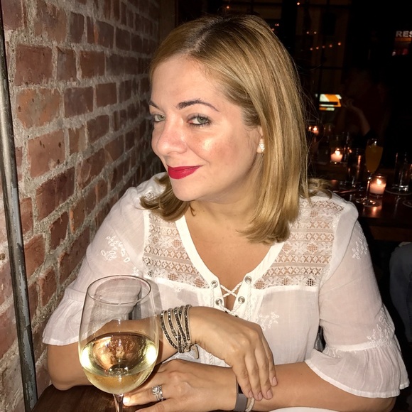 Meet your Posher, Natalie - Picture 3 of 6