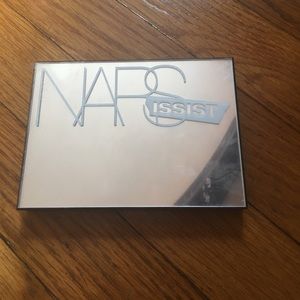 Only swatched, Berger used blush and bronzer