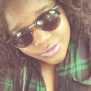 Meet your Posher, Dieudena