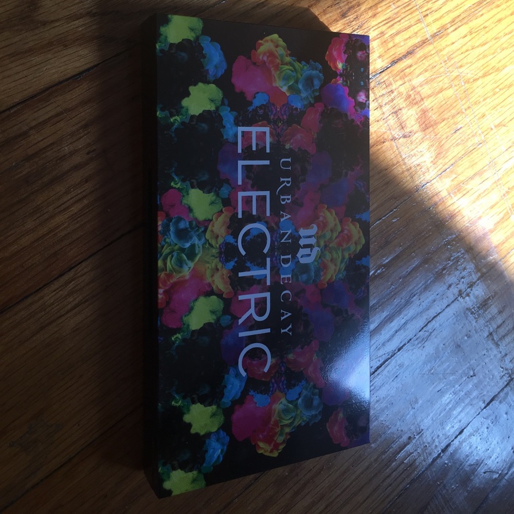 Hardly used eyeshadow palette