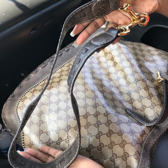 LARGE GUCCI TASSEL HANDBAG ( CLASSIC) - Picture 5 of 5