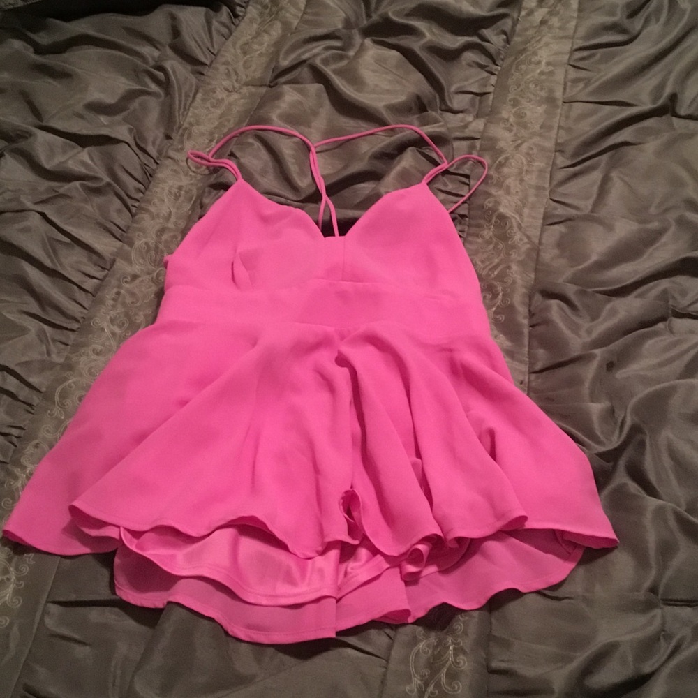 Express too size small - Picture 2 of 4