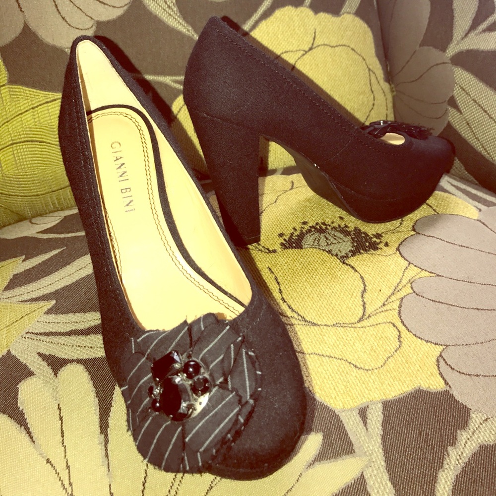 Gianni Bini Black 4" Heel