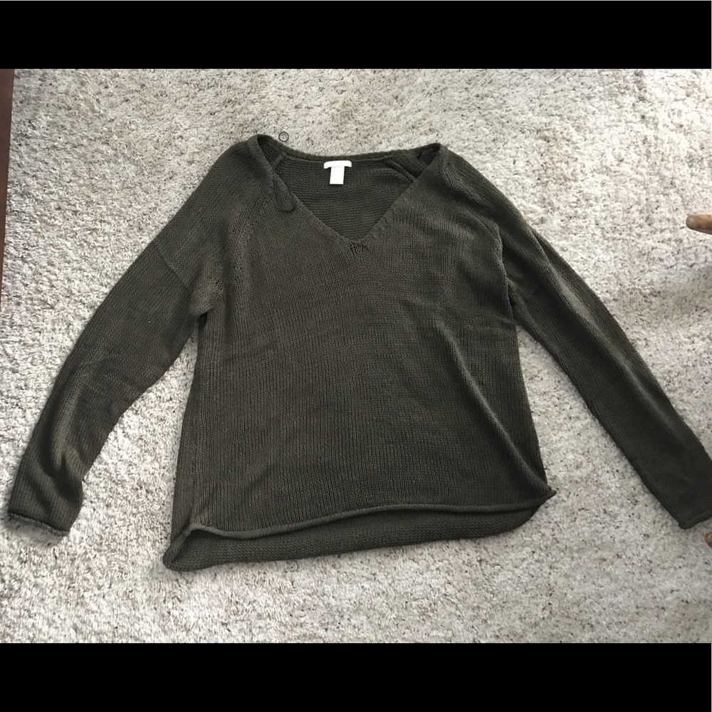 Army green knitted sweater
