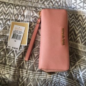 Michael Kors Jet Set Travel Wallet