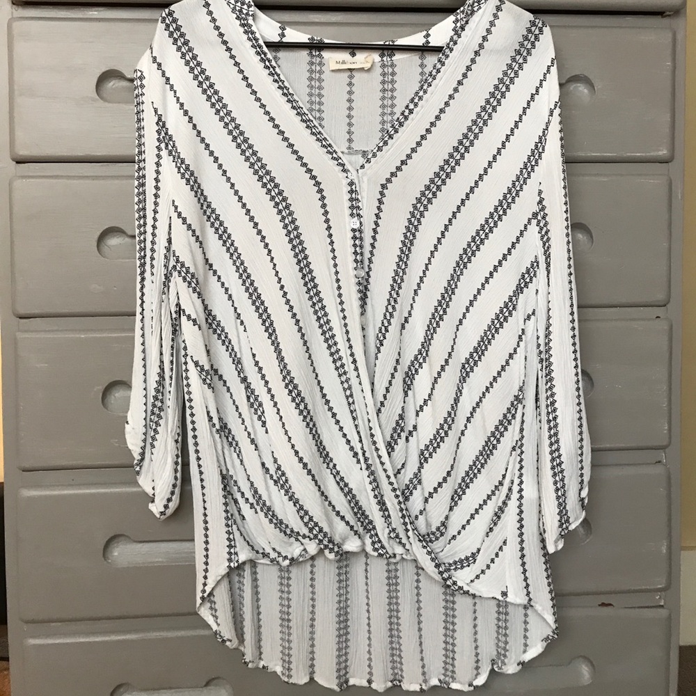 White and Navy Hi Low Blouse from VICI Collection