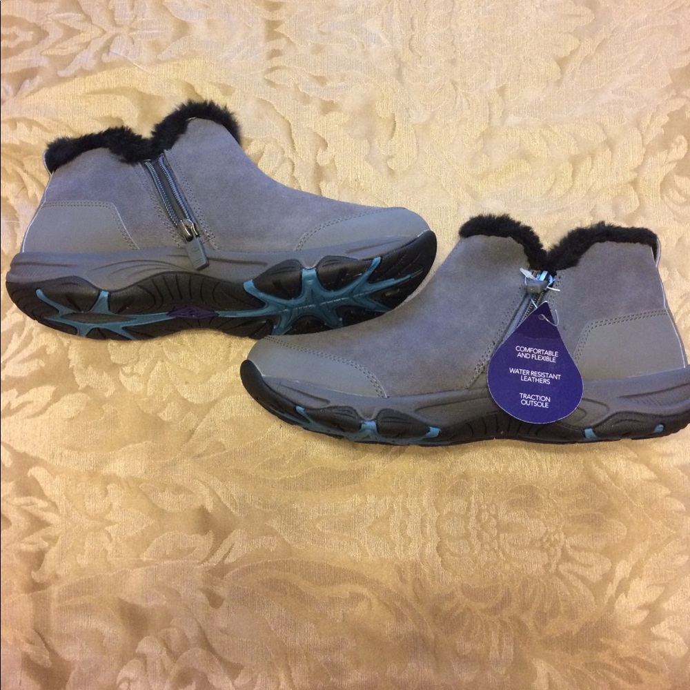 Just In 🍁NWT Boots, weather & water resistant🍁