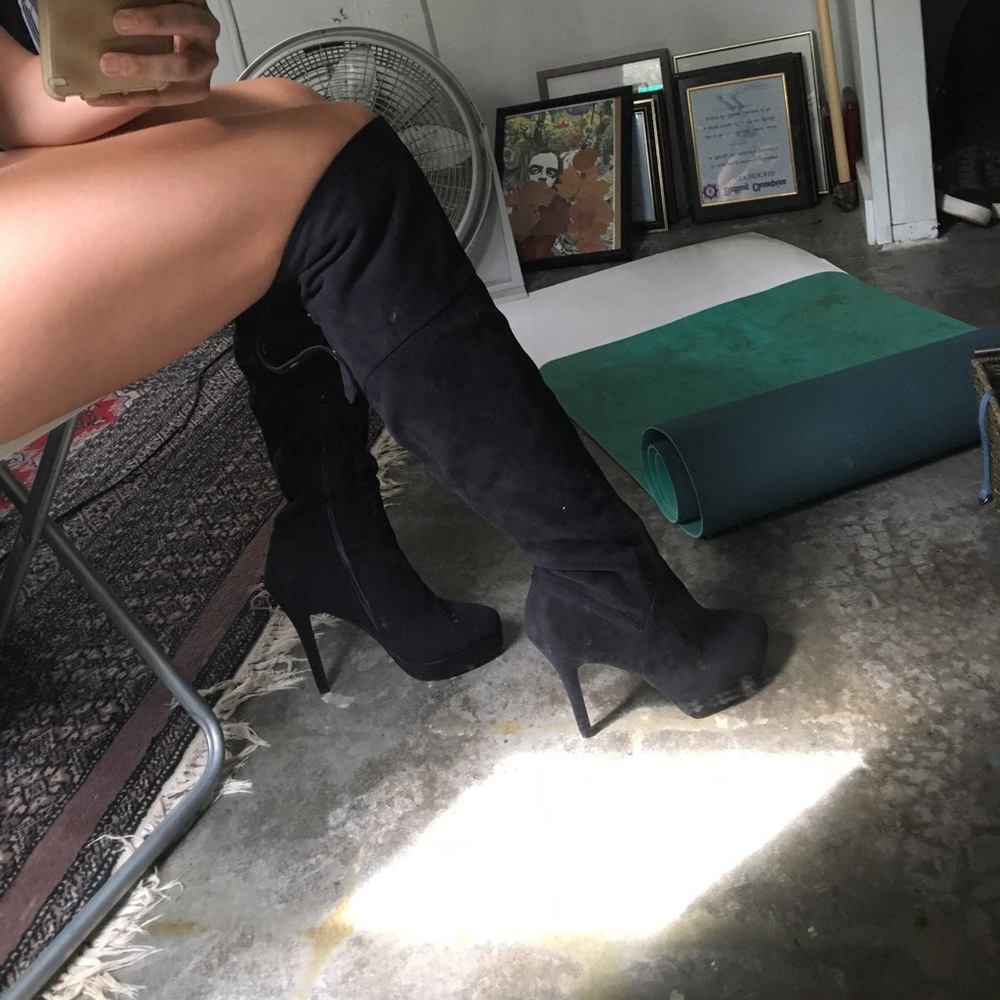 Sexy knee high heels
