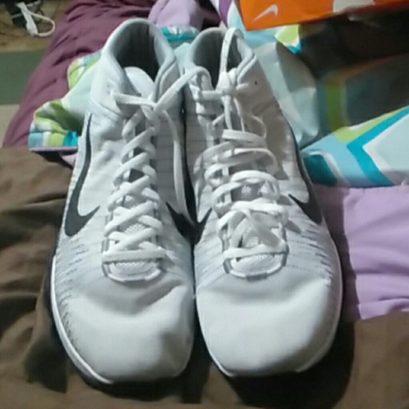 Size 11.5 - Picture 2 of 3