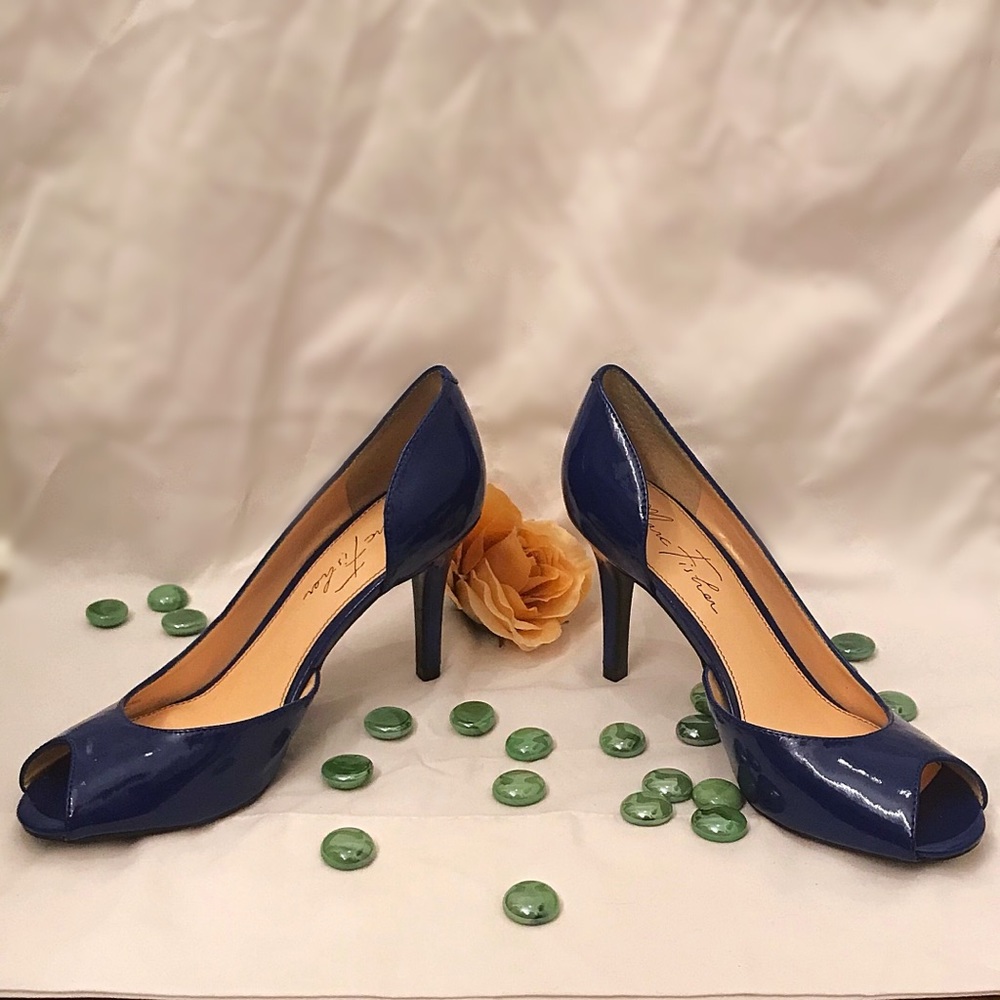 NWT Marc Fisher Blue Joey Heels