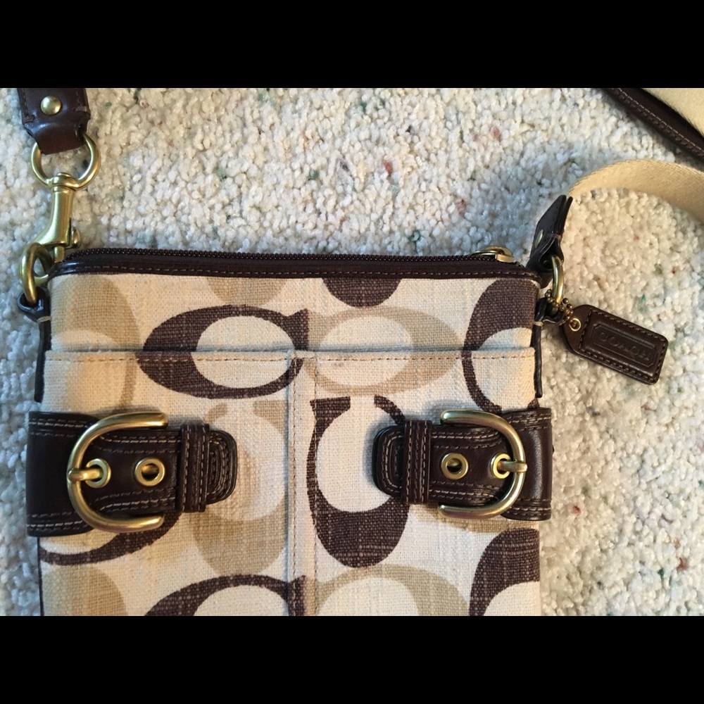 Euc Authentic Coach Signature C Crossbody - image 2