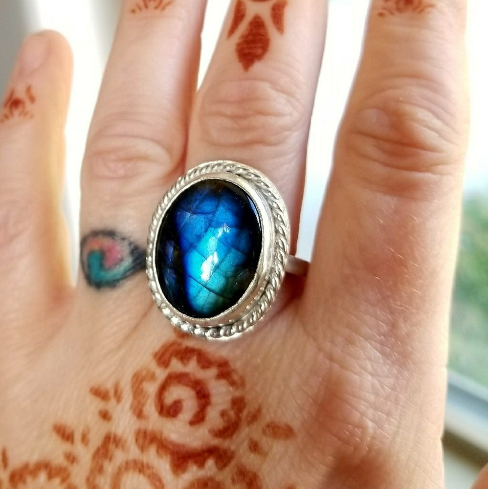 Blue flash Labradorite ring