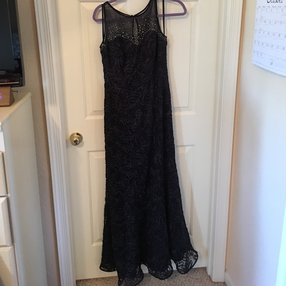 FORMAL NAVY BLUE EMBELLISHED GOWN