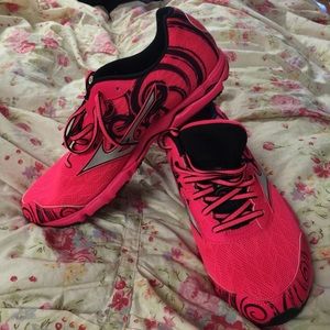 Awesome brand new running sneakers mazuno 2