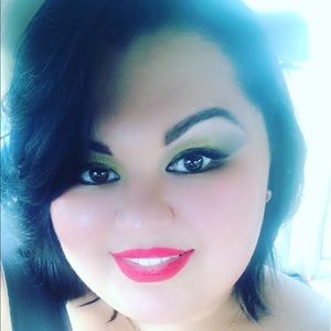Meet your Posher, Alma