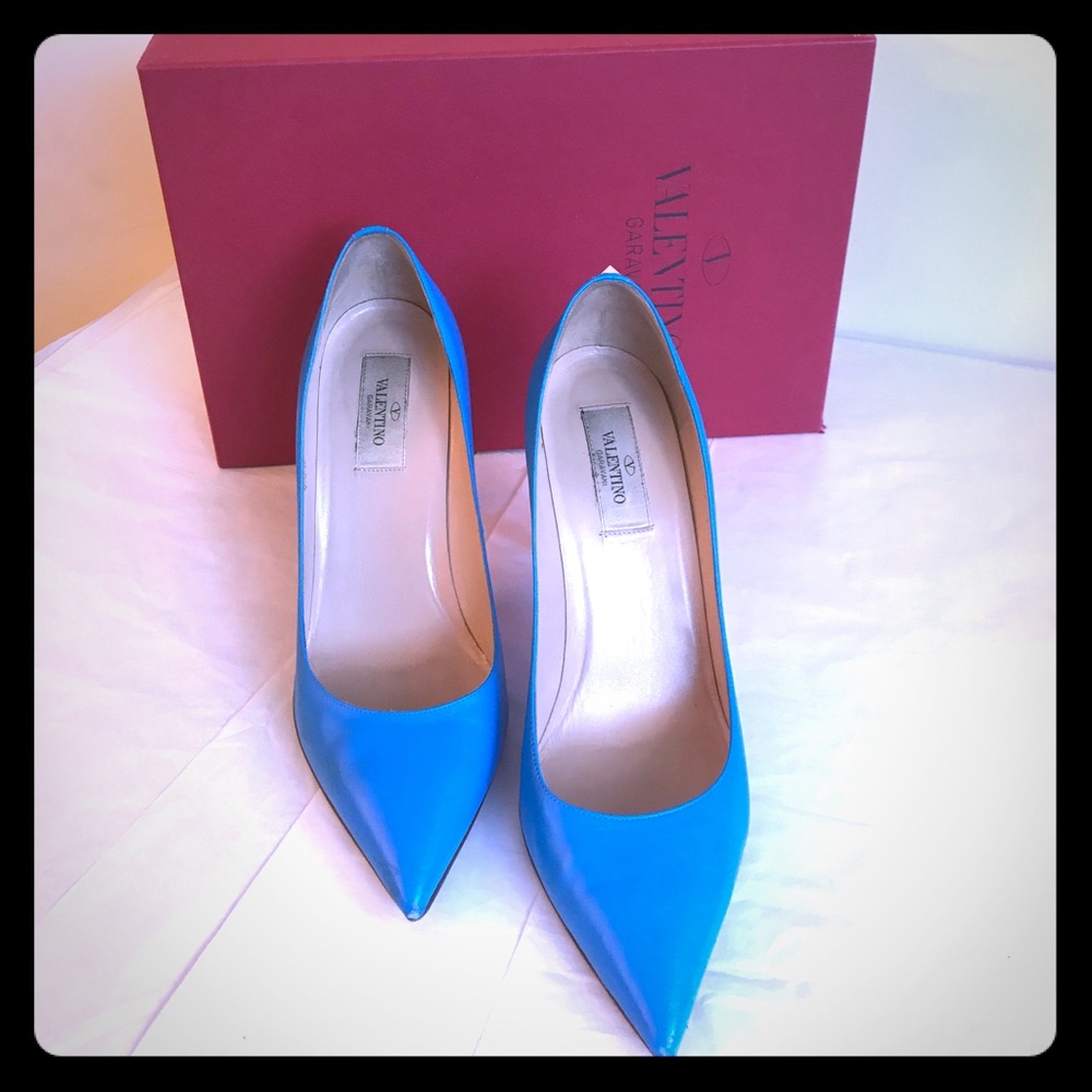Valentino Pumps - Picture 2 of 7