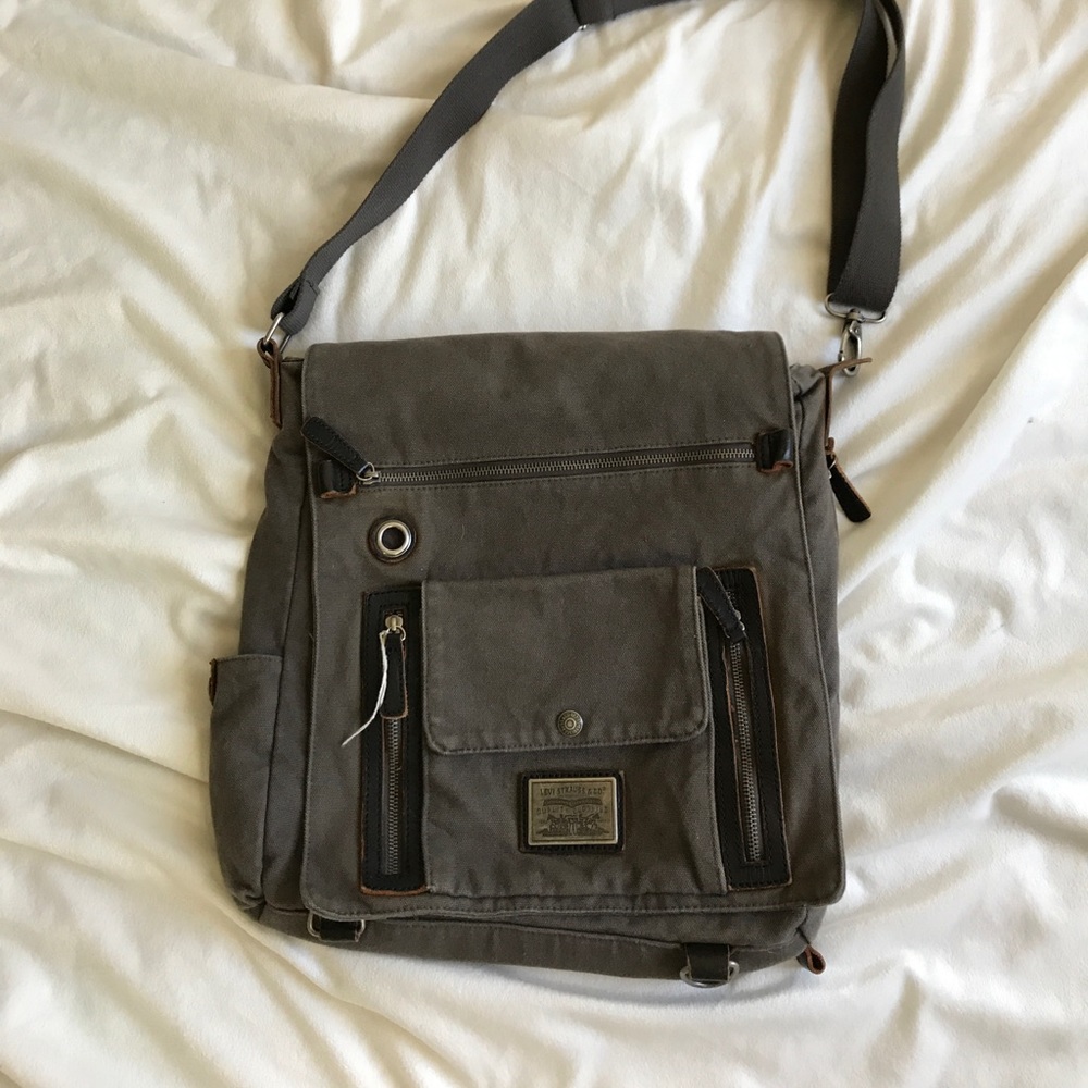Levi's messenger bag