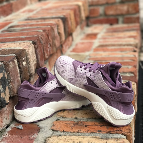 NWT Nike Rare Air Huarache PRM Violet Dust WMNS - Picture 5 of 7