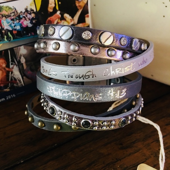 🚨 ONLY ONE LEFT 🚨 CUFF BRACELET - Picture 3 of 8