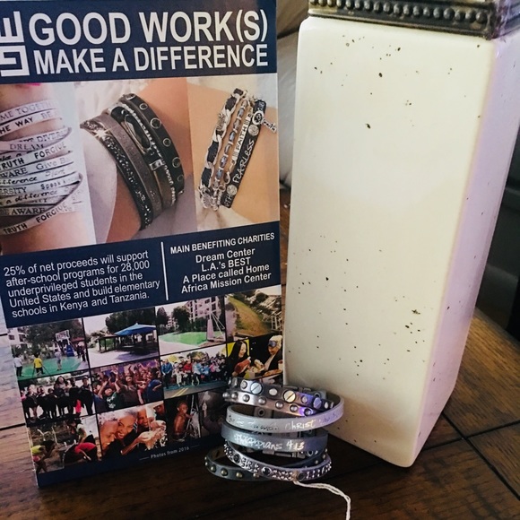 🚨 ONLY ONE LEFT 🚨 CUFF BRACELET - Picture 4 of 8