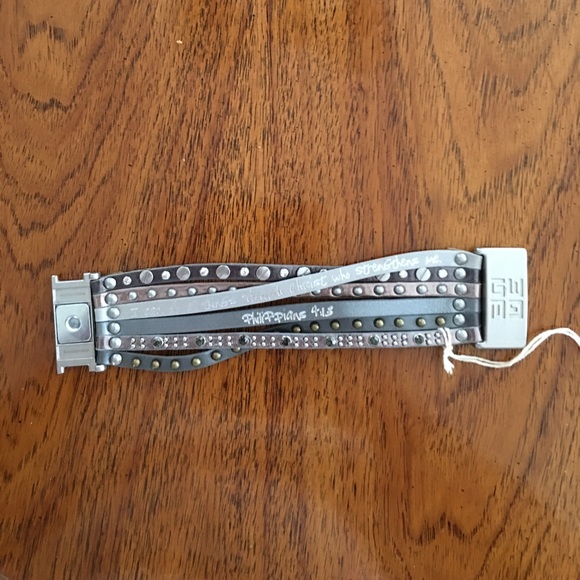 🚨 ONLY ONE LEFT 🚨 CUFF BRACELET - Picture 7 of 8