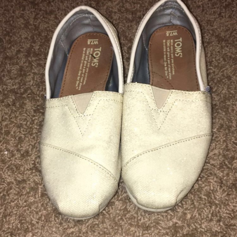 Cream Toms