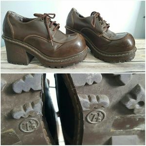 ON HOLD:SPLASH VINTAGE 90S PLATFORM SNEAKER SZ 7.5