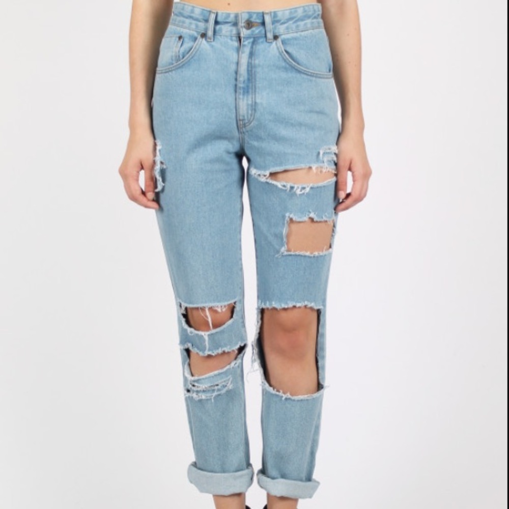 🌟SALE🌟High waisted distressed jeans